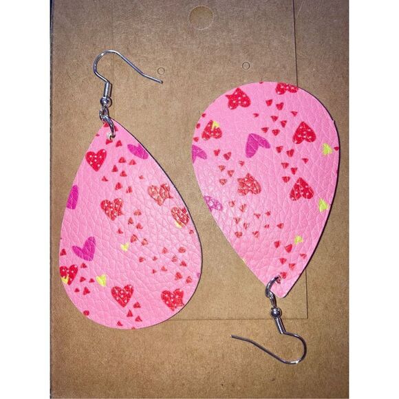 ☀️3/$12☀️ Faux Leather Heart Earrings - Picture 1 of 3